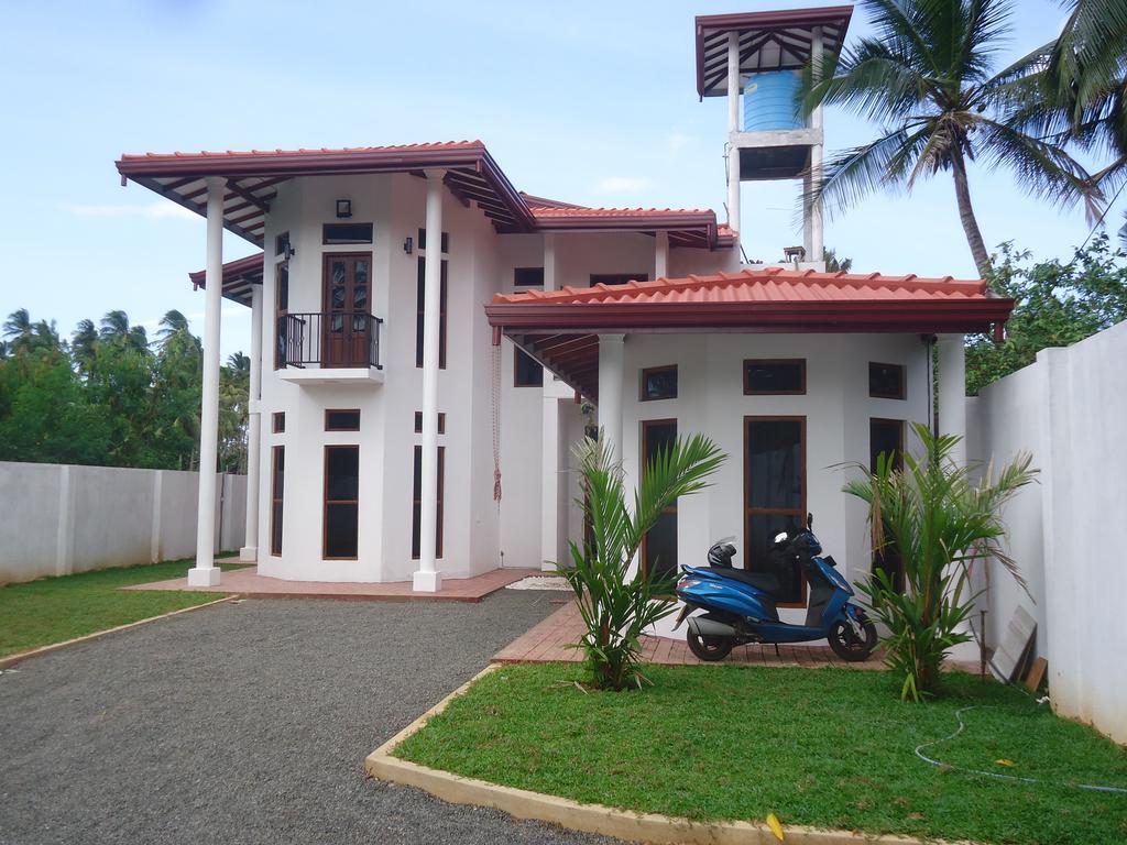 Amawin Resort Hambantota Exterior photo