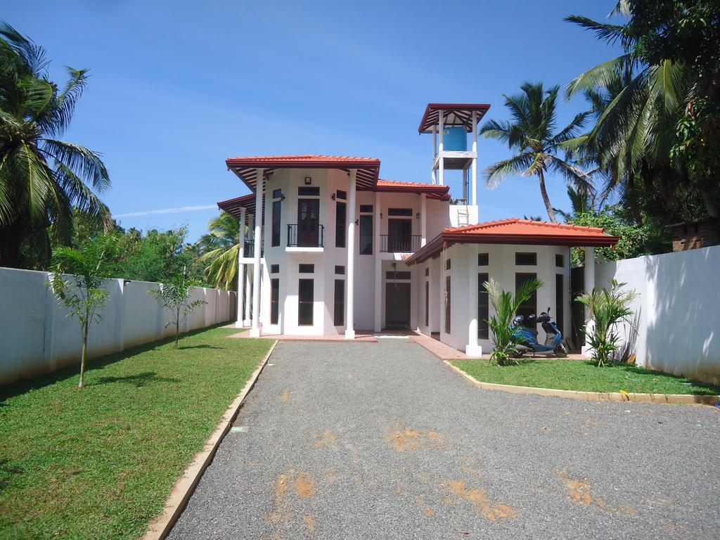 Amawin Resort Hambantota Exterior photo